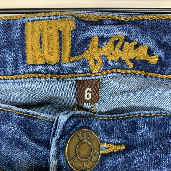 Kut from the Kloth Straight Leg Jeans, Medium Wash, Size 6 - Picture 3 of 5